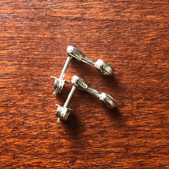 NWOT Pandora Hearts Of Love Arrow Stud Earrings - Picture 3 of 3